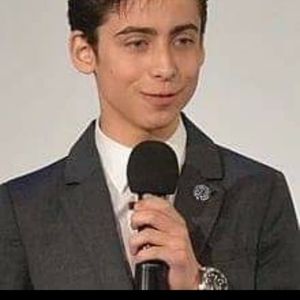 Meet your Posher, Lara